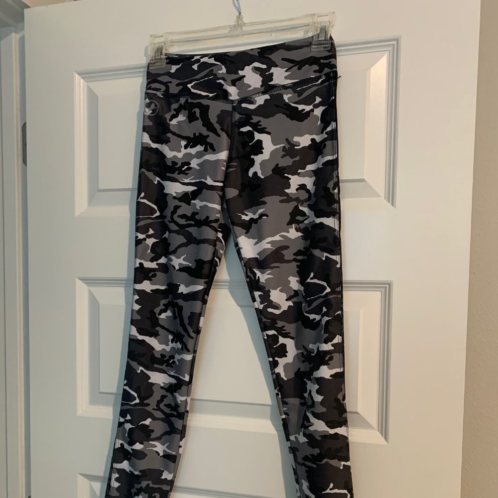 Abs2b Fitness Leggings Grayscale Camo w/Black Mesh Sides